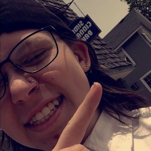 Meet your Posher, Nora